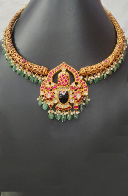 God Design Gold Kundan Necklace