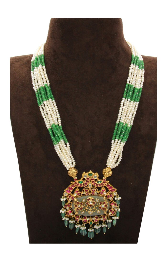 Kundan Pendant with Pearl & Emerald String